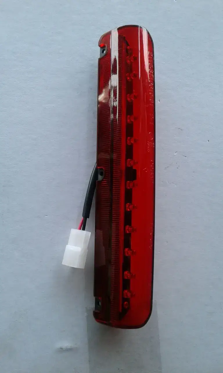 

Дополнительный стоп сигнал в штатный спойлер ВАЗ 2110, 2111, 2112, 2113, 2115