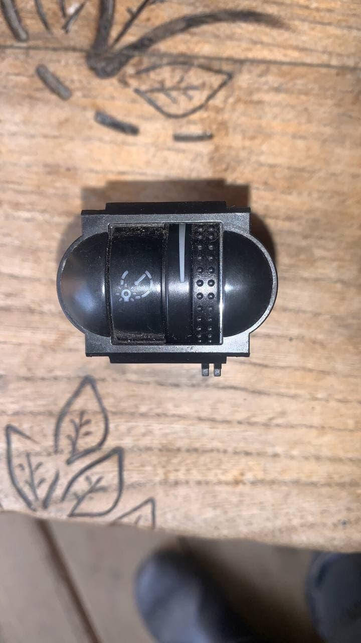 

Кнопка регулятора фар 3B0941333B 3B0941333A Skoda SuperB VAG запчасти б\у шрот
