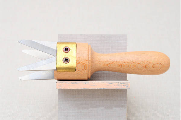 

Инстурмент Due Buoi 266L для прививки ореха