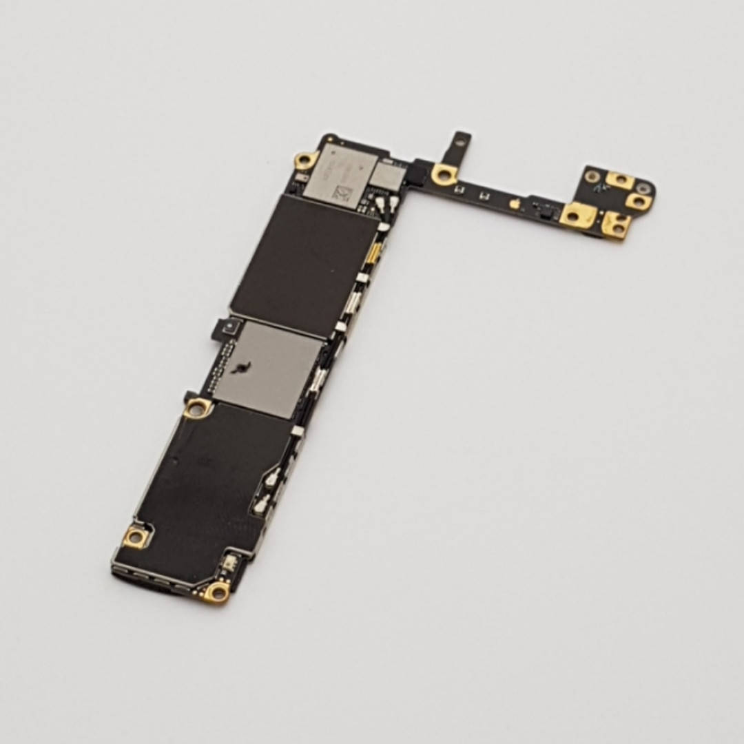 

Нерабочая материнская плата (донор) Apple Iphone 6s (нерабочая флэш)