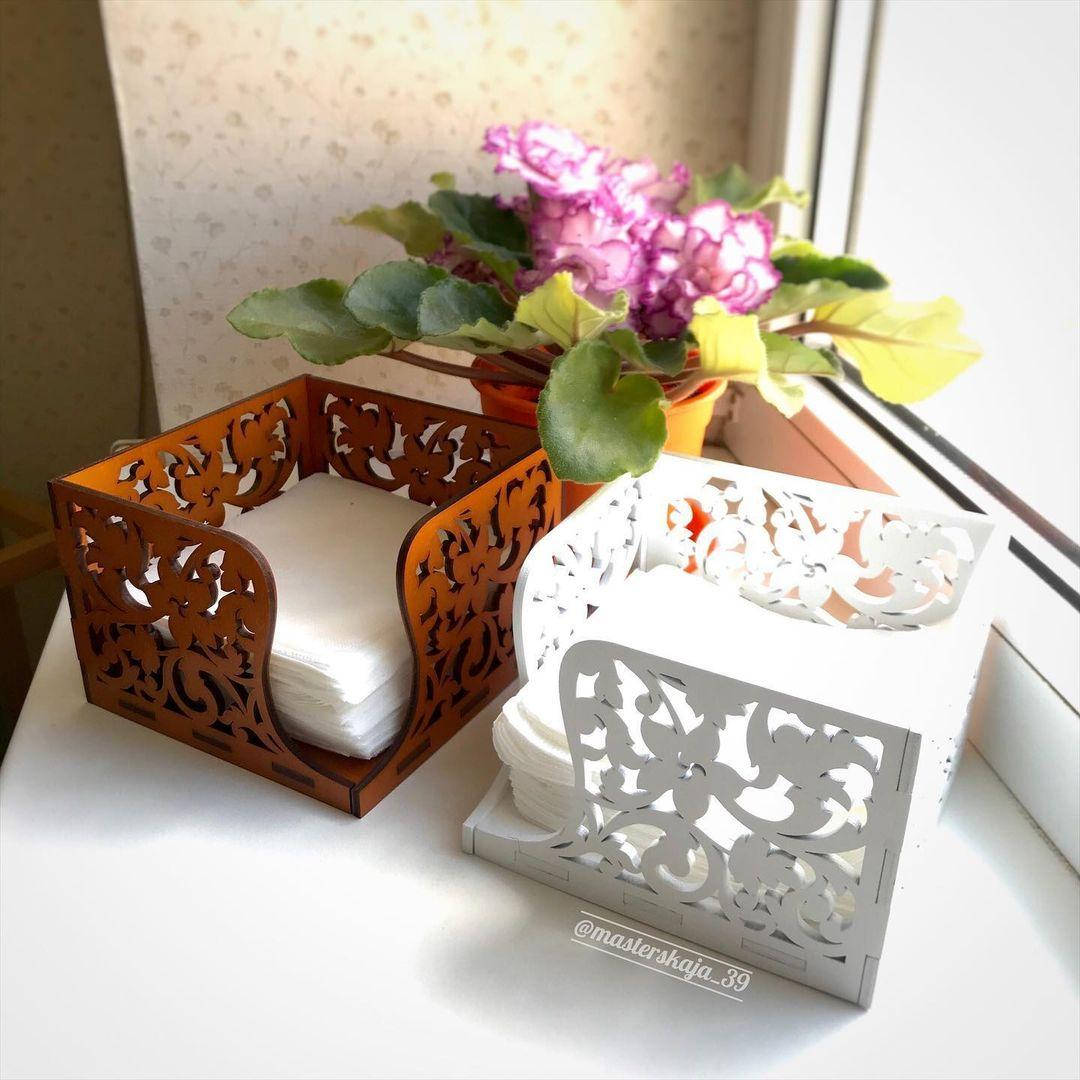 

Салфетница с листиками квадратная