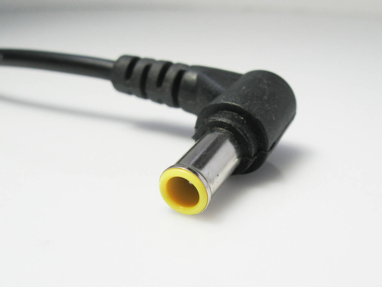 

Кабель DC с разъемом 6,5*4,4 1,2m для зарядного устройства Sony, Fujitsu 45W 65W 90W