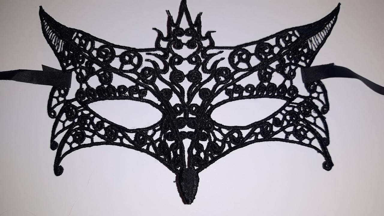 

Черная ажурная, кружевная 3Д маска на глаза для карнавалов, вечеринок, фотосессий и хеллоуина.