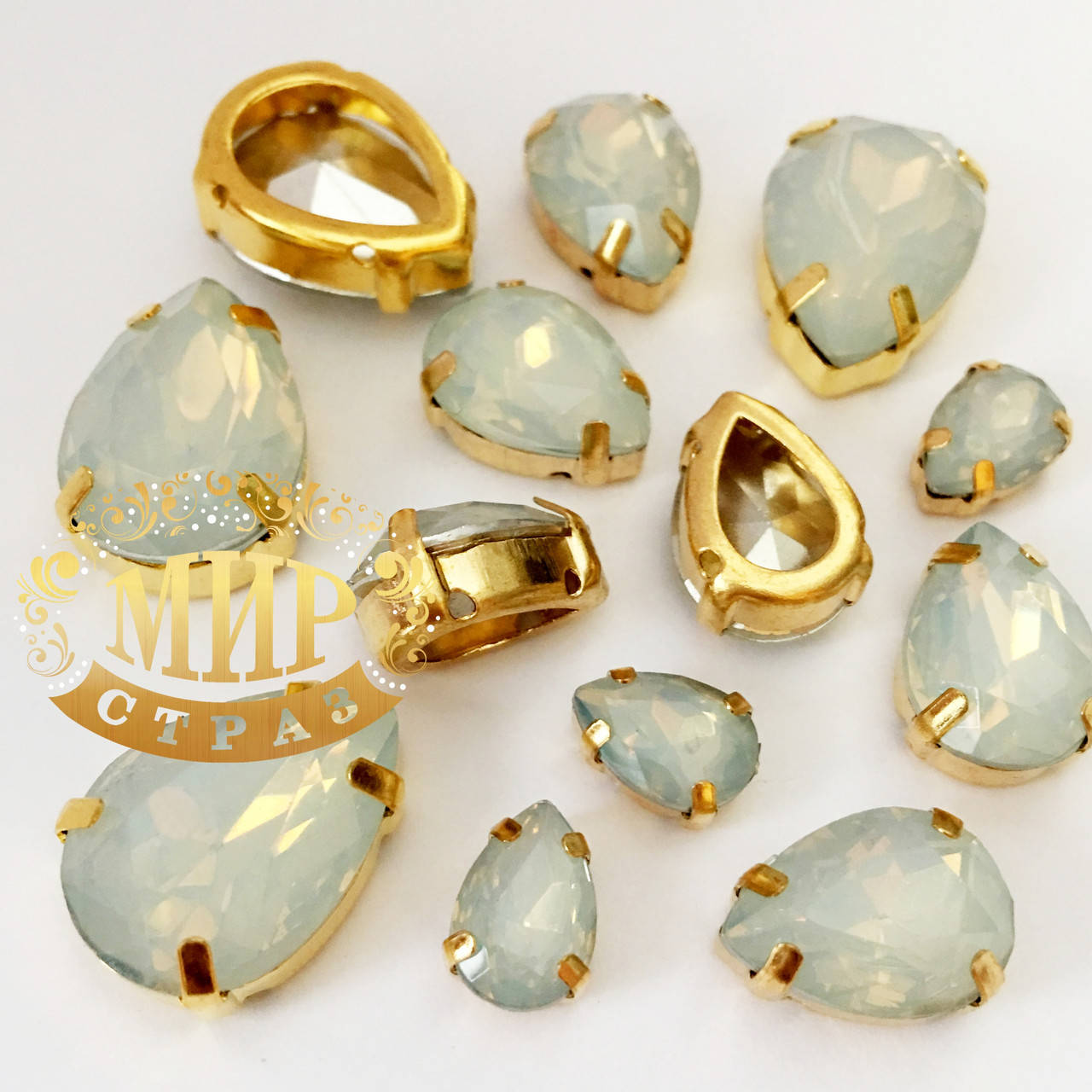

Опаловые капли 10x14, в улучшенных золотых цапах, Цвет White Opal