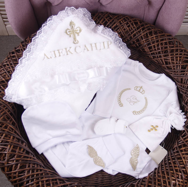 

Крестильный комплект одежды с именной вышивкой для крещения детей, белый с золотой ниткой