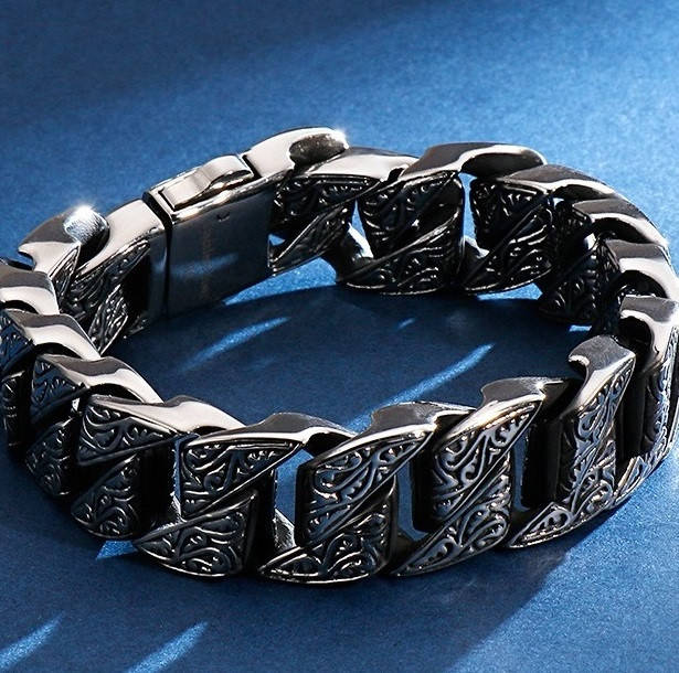 

Браслет мужской стальной под серебро Браслет стальной на руку