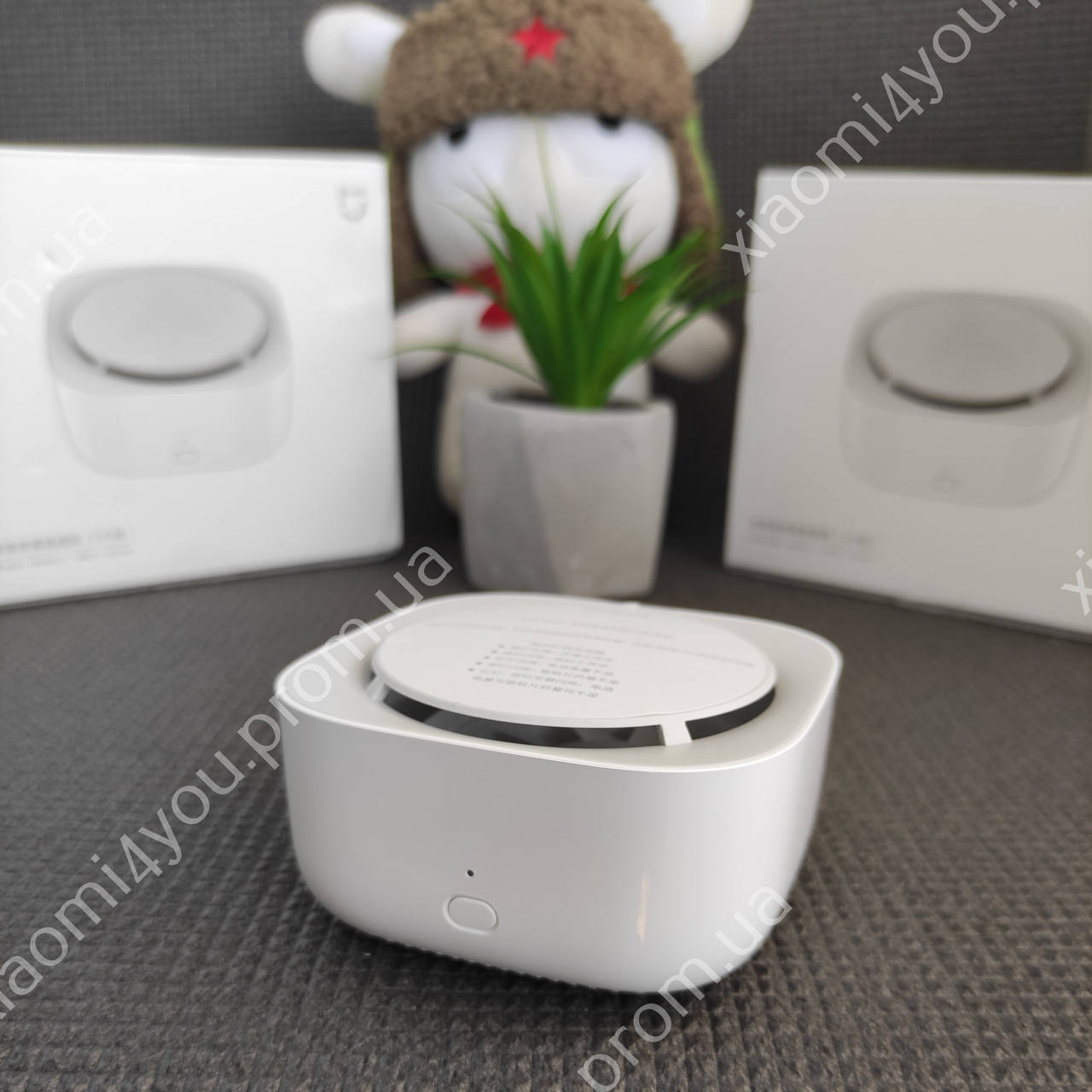 

Отпугиватель комаров Xiaomi Mijia Mosquito Repellent (фумигатор) с пластиной в комплекте