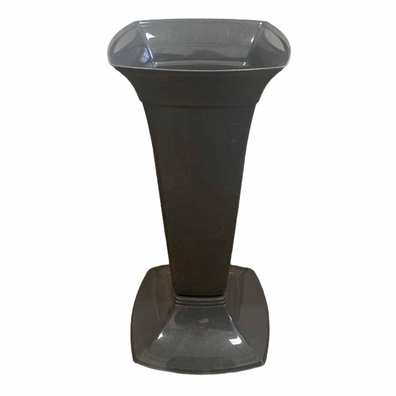 

Высокая пластиковая ваза для цветов Ламела 39 см ГРАФИТ