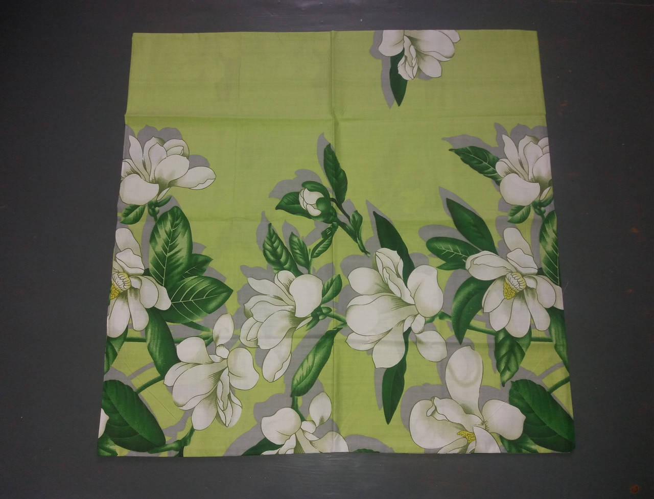 

Наволочка бязь 70х70 - Магнолія на салатовому