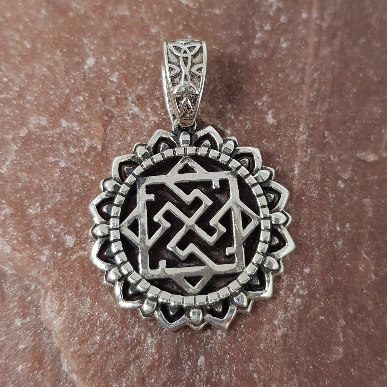 

Валькирия кулон оберег амулет