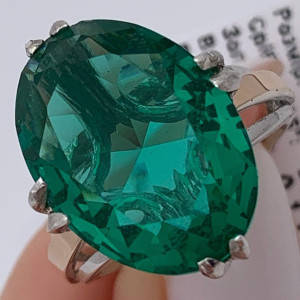 

Серебряное кольцо с золотыми накладками с камнем (цвет зеленый) ГТ-102