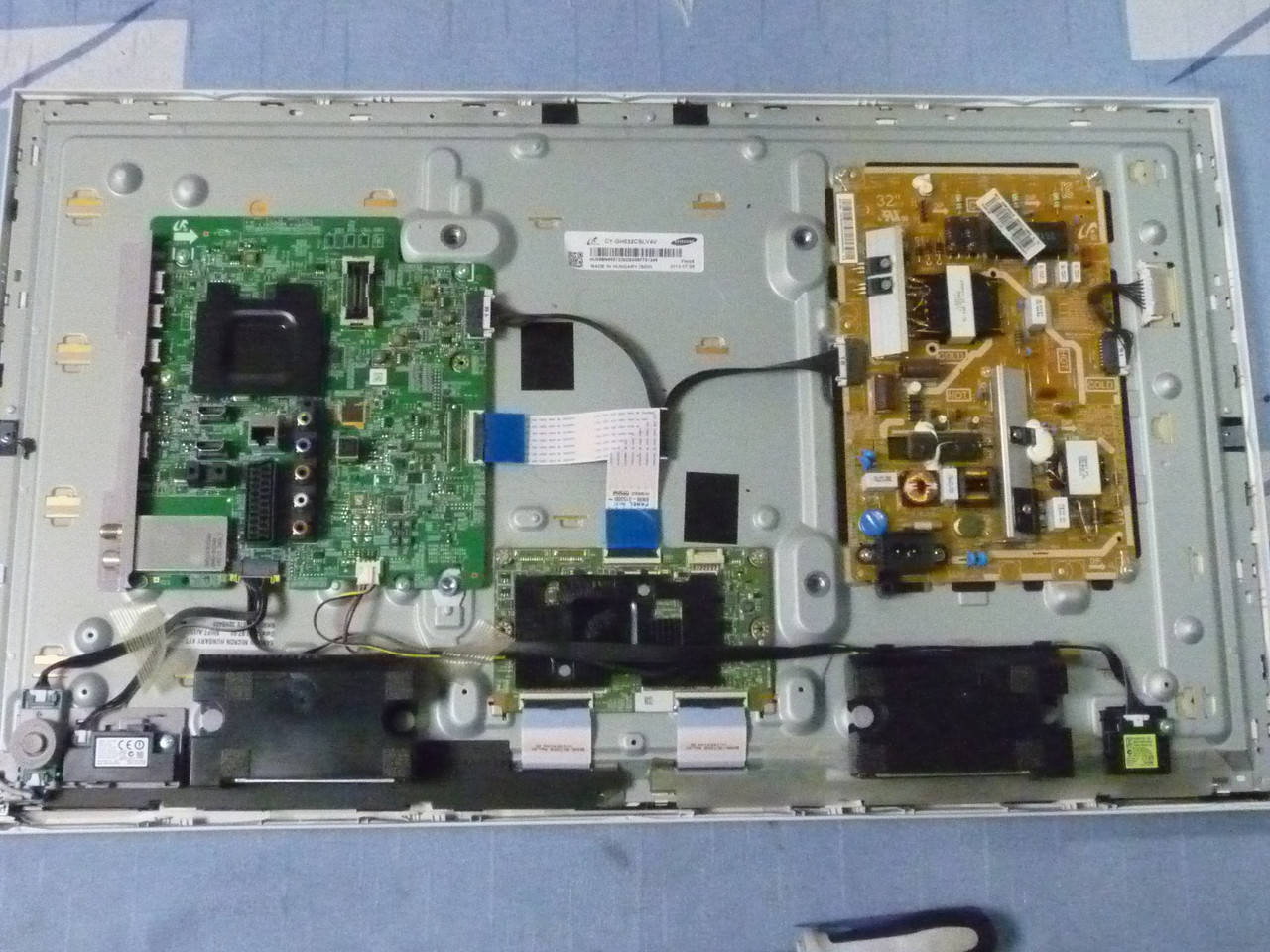

Платы от LED TV Samsung UE32H6410AUXUA поблочно (разбит экран)