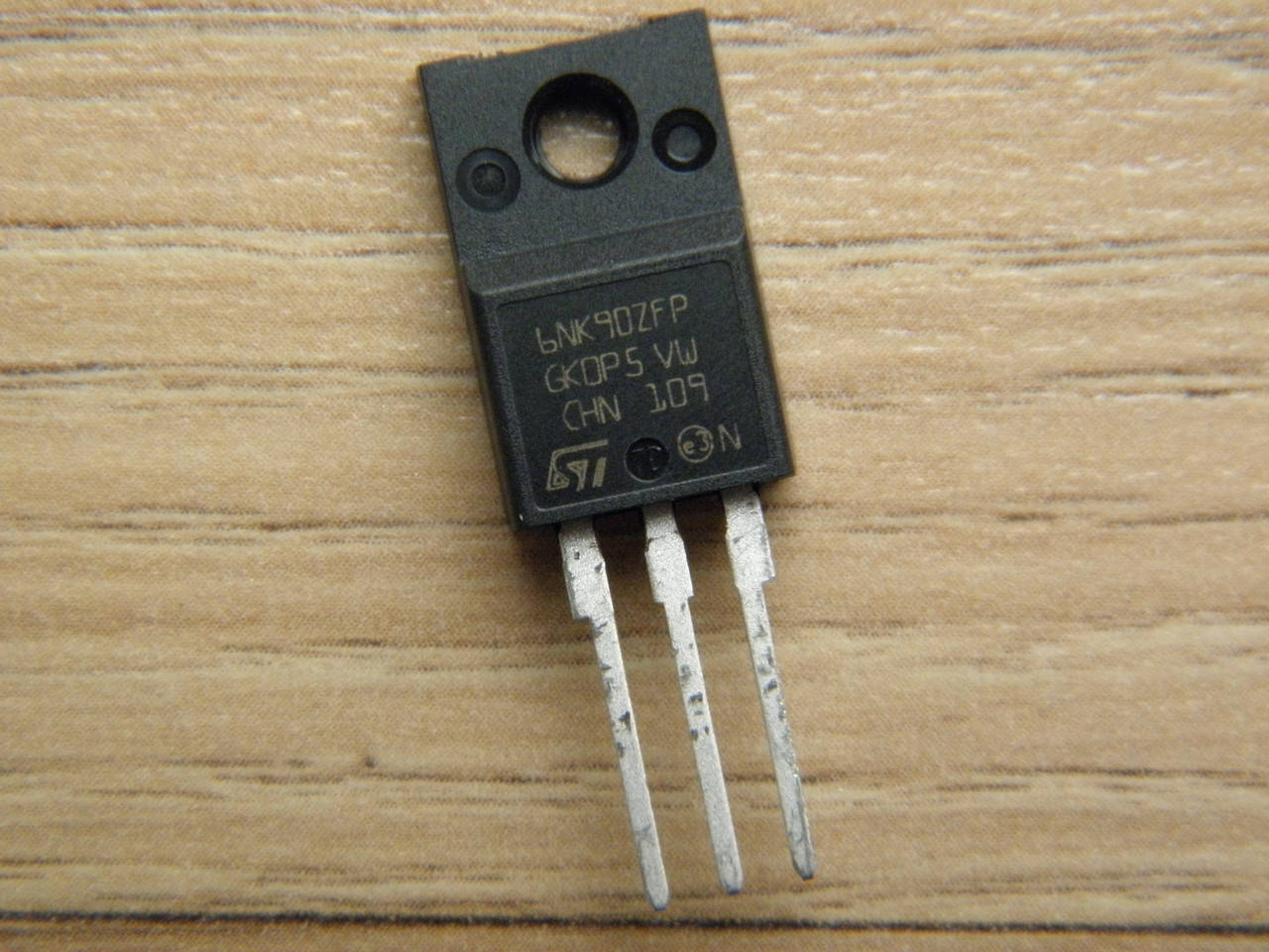 

Транзистор STP6NK90ZFP STP6NK90 STP6NK90 6N90