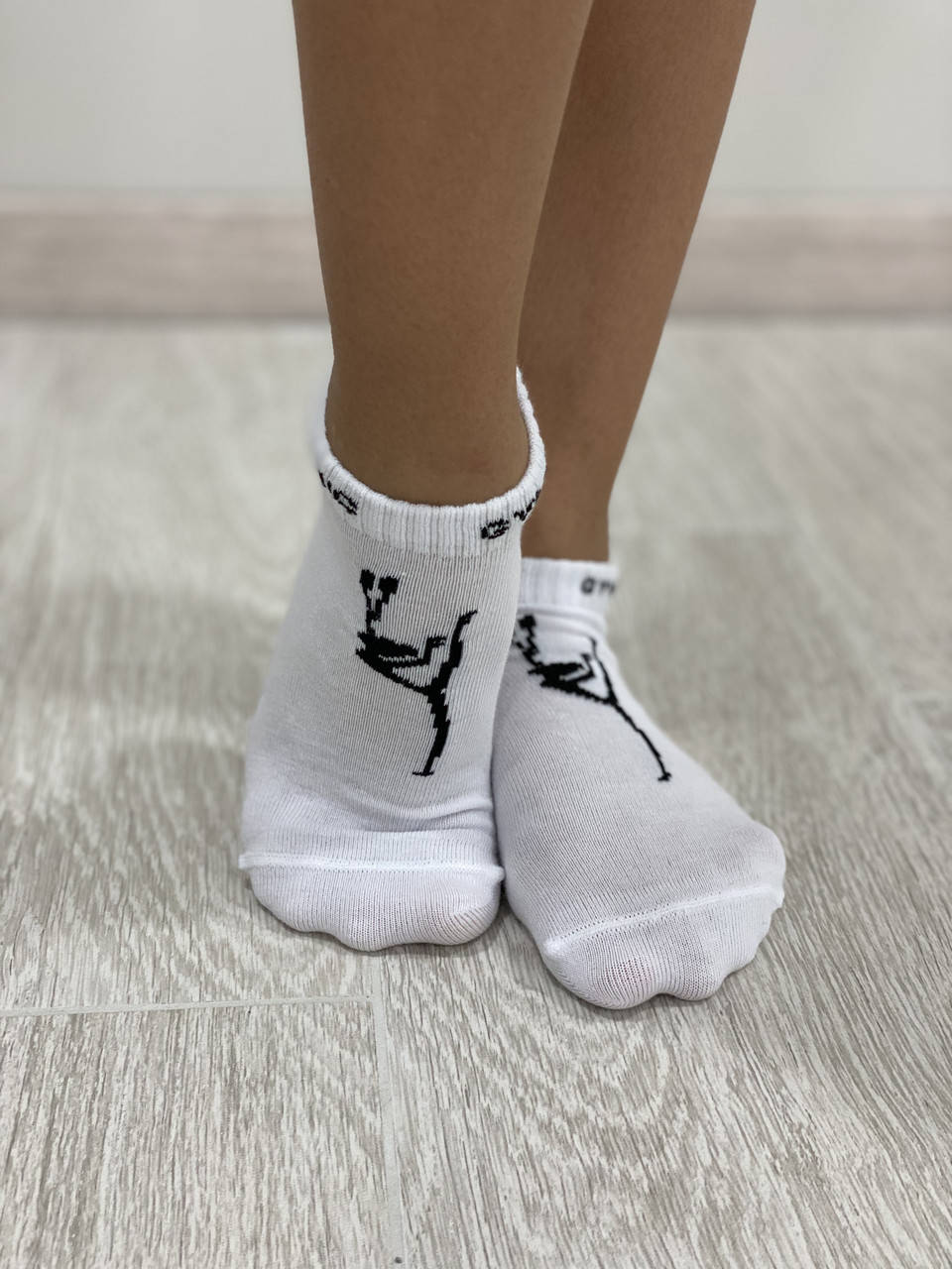 

Носки белые короткие для гимнастики и танцев