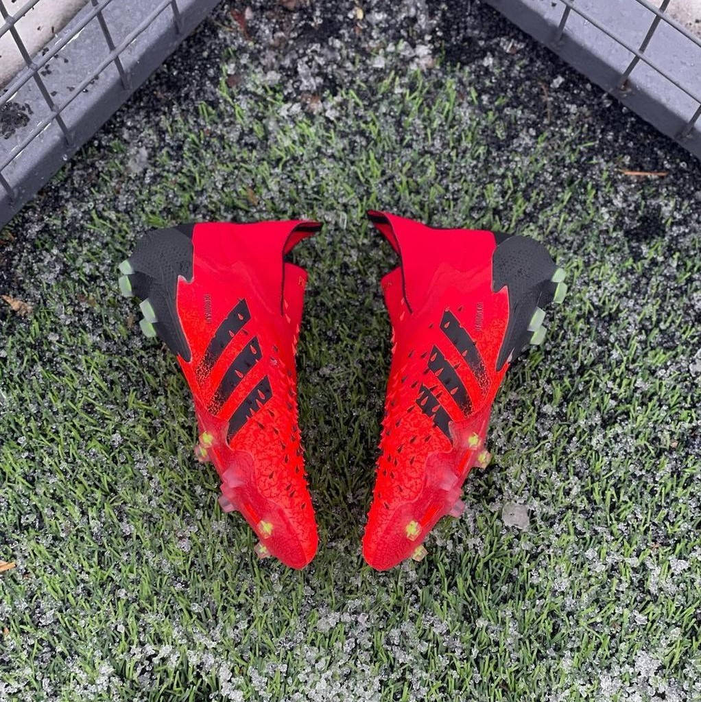 

Футбольные Бутсы Adidas Predator Freak футбольная обувь Адидас предатор фрик, Черный