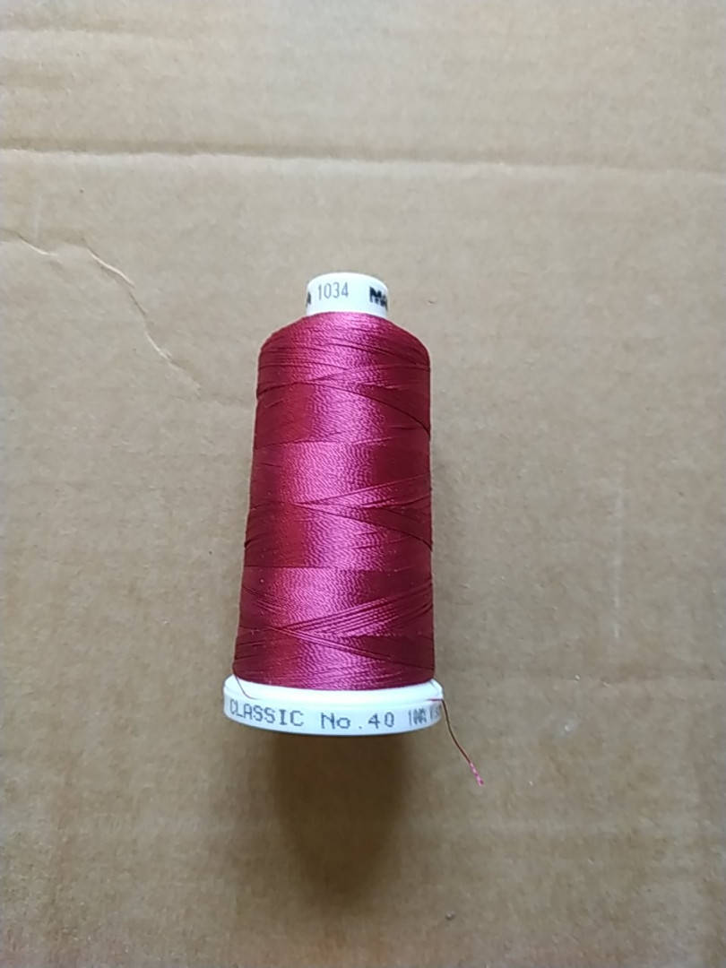 

Нитки для машинной вышивки Madeira Classic №40. цвет 1034 1000 м