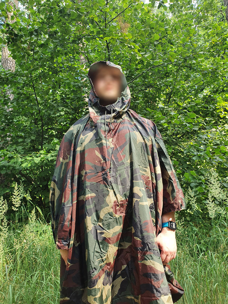 

Плащ-дождевик зеленый с капюшоном многоразовый. Пончо дождевик военный. Плащ-накидка военная от дождя зеленая