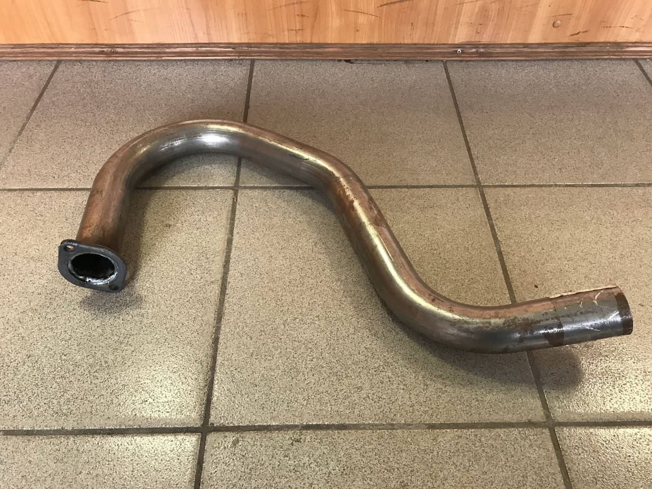 

Труба выхлопная ГАЗ 3110 (гусь короткий широкий)