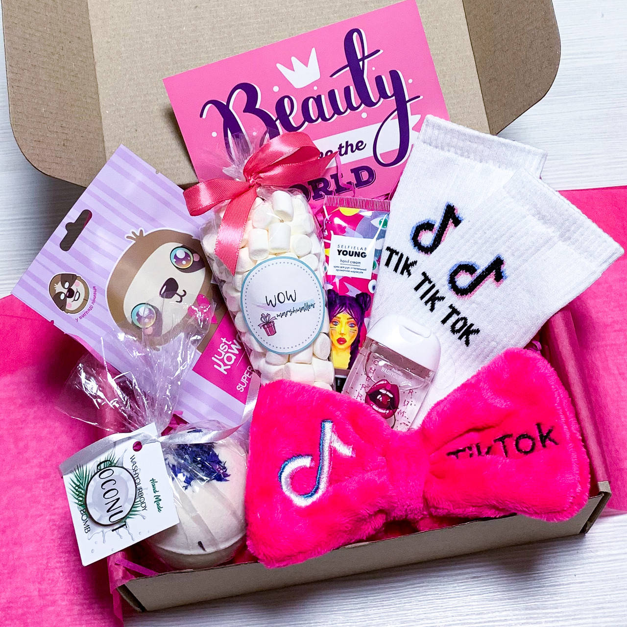 

Подарочный бокс для девочки WOW BOXES "Бьюти бокс / Beauty box" №4