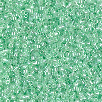 

Японський бісер Miyuki Delica 11/0 DB0237 - Lined Crystal Lt.Green