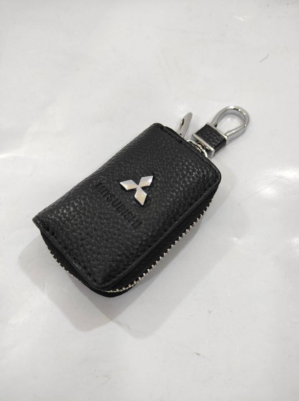 

Чехол для ключей Mitsubishi ключница кожа с карабином 80х55х25мм