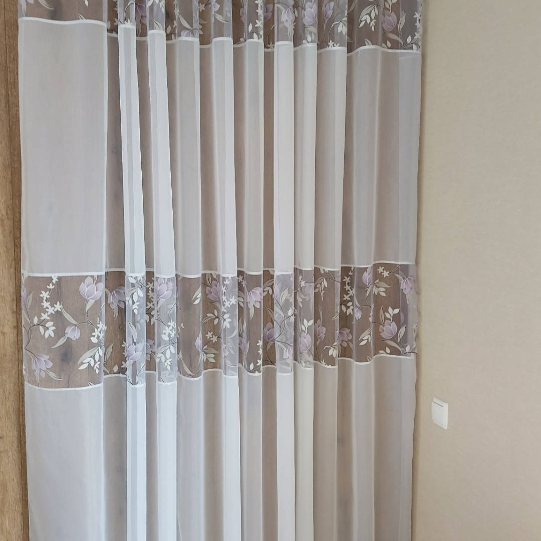 

Тюль белая в сиреневый цветок, Белый