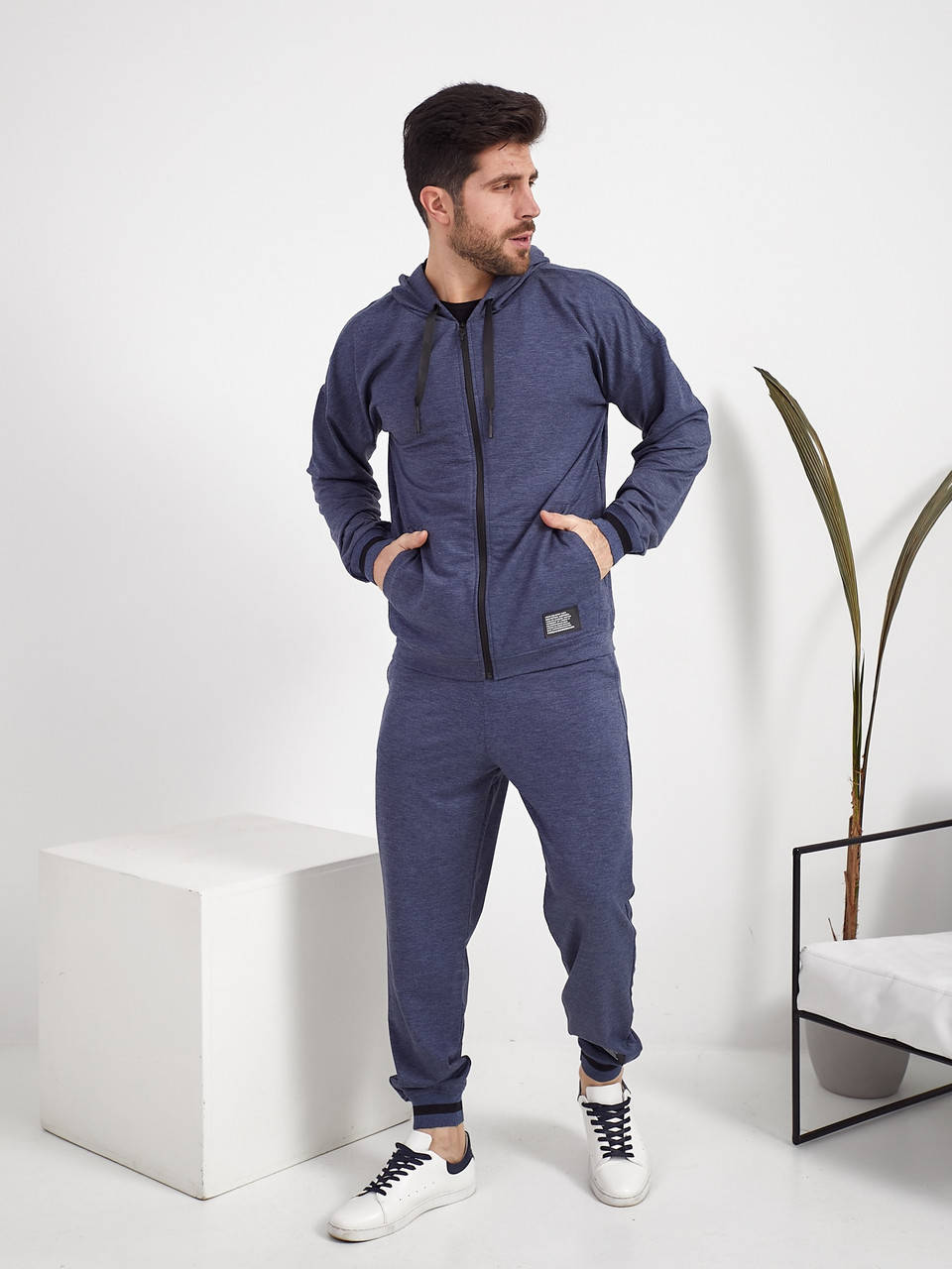 

Мужской спортивный костюм с кофтой на замке 54, Джинс