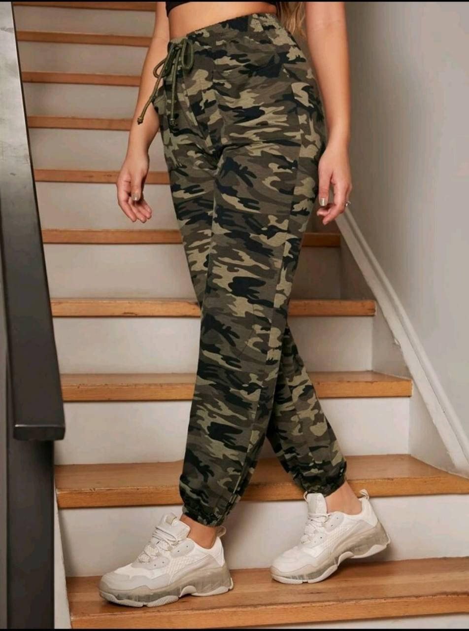 

Камуфляжные спортивные штаны-джогеры 46-48, Зелёный