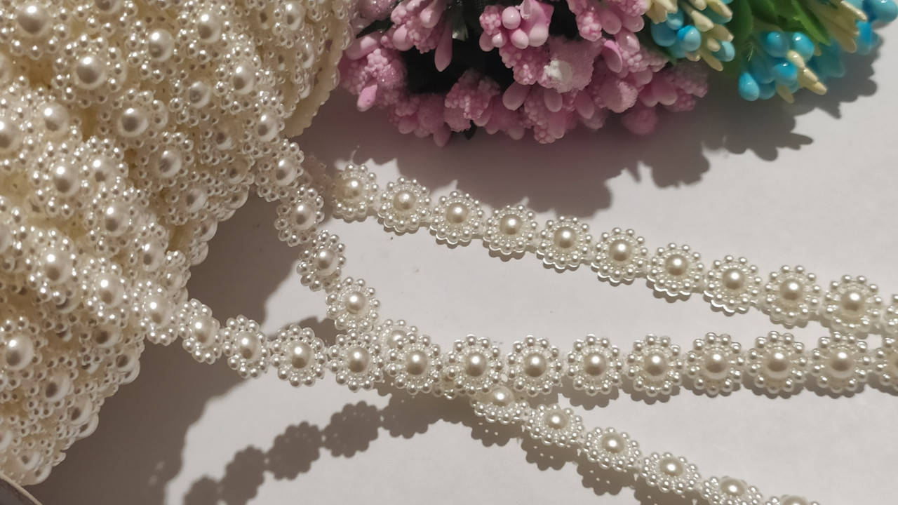 

Бусины на нитке , лента жемчужинки 9 мм , молочный