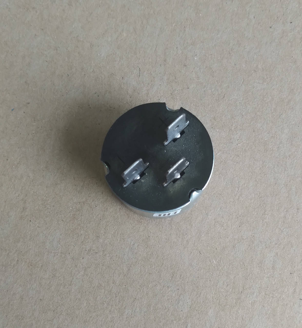 

Реле прерыватель контрольных ламп ручного тормоза 24В РС493-3803010