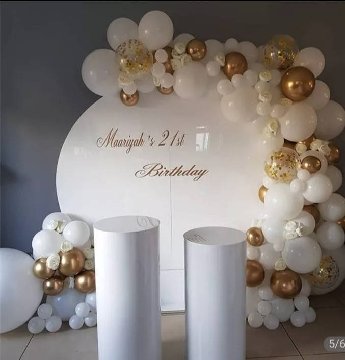 

Арка из воздушных шаров на 5 метров. Белая с золотом., Белый