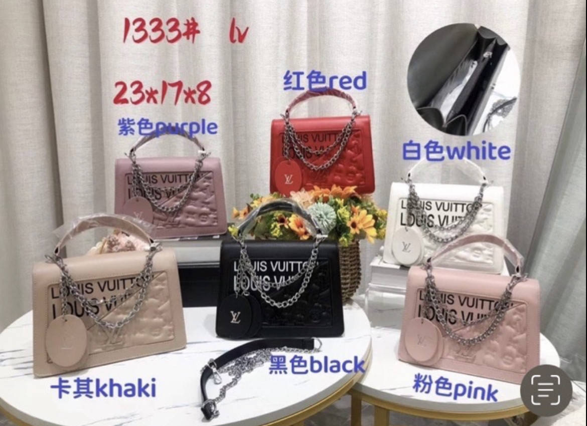 

Сумочка жіноча - штучна шкіра!