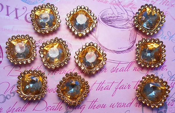 

Серединка № 418, 14х14мм карамель