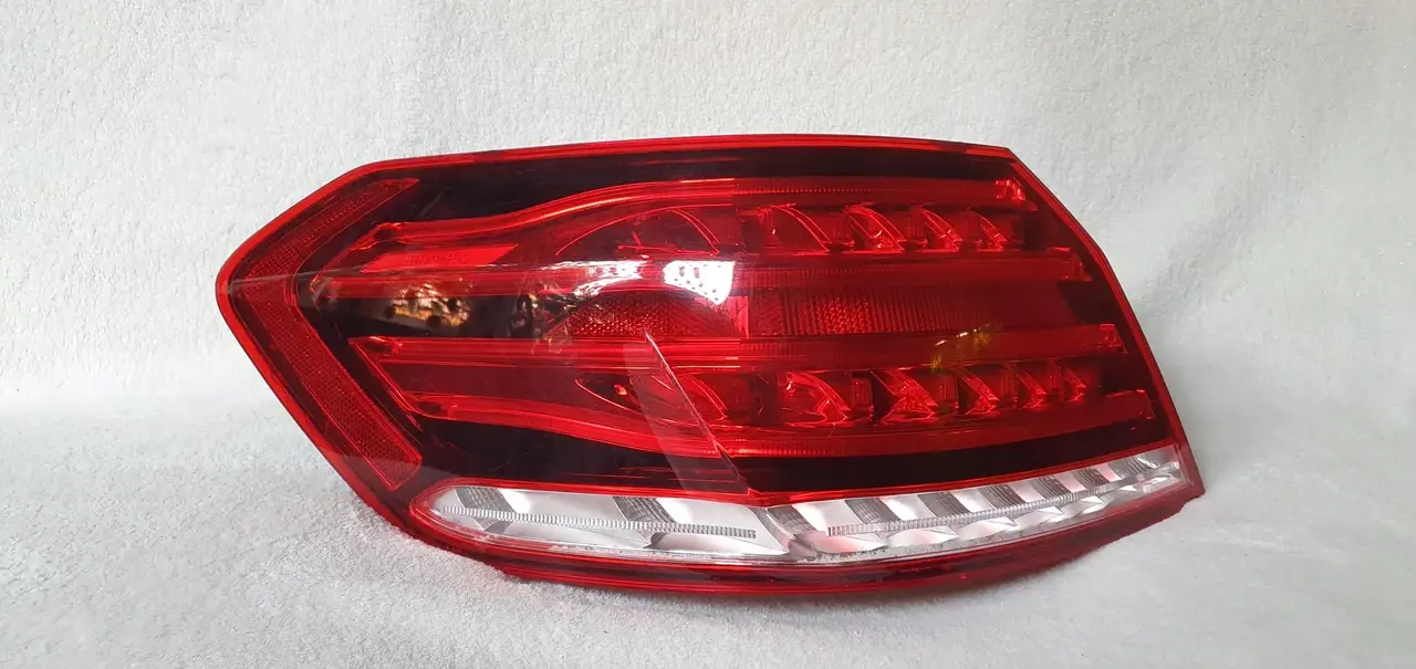 

Фонарь стоп MERCEDES E W212 LED Ліва A2129060703 под заказ 2-4 дн