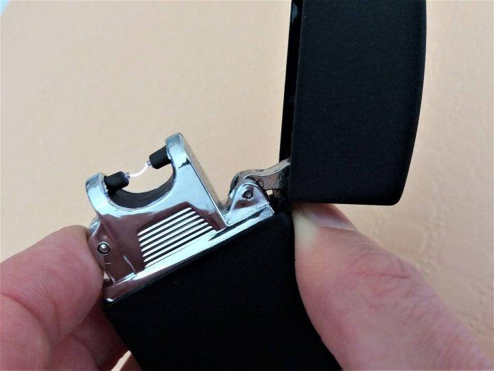 

Зажигалка USB электрическая импульсная дуговая Jinlun 215 Черная, Черный