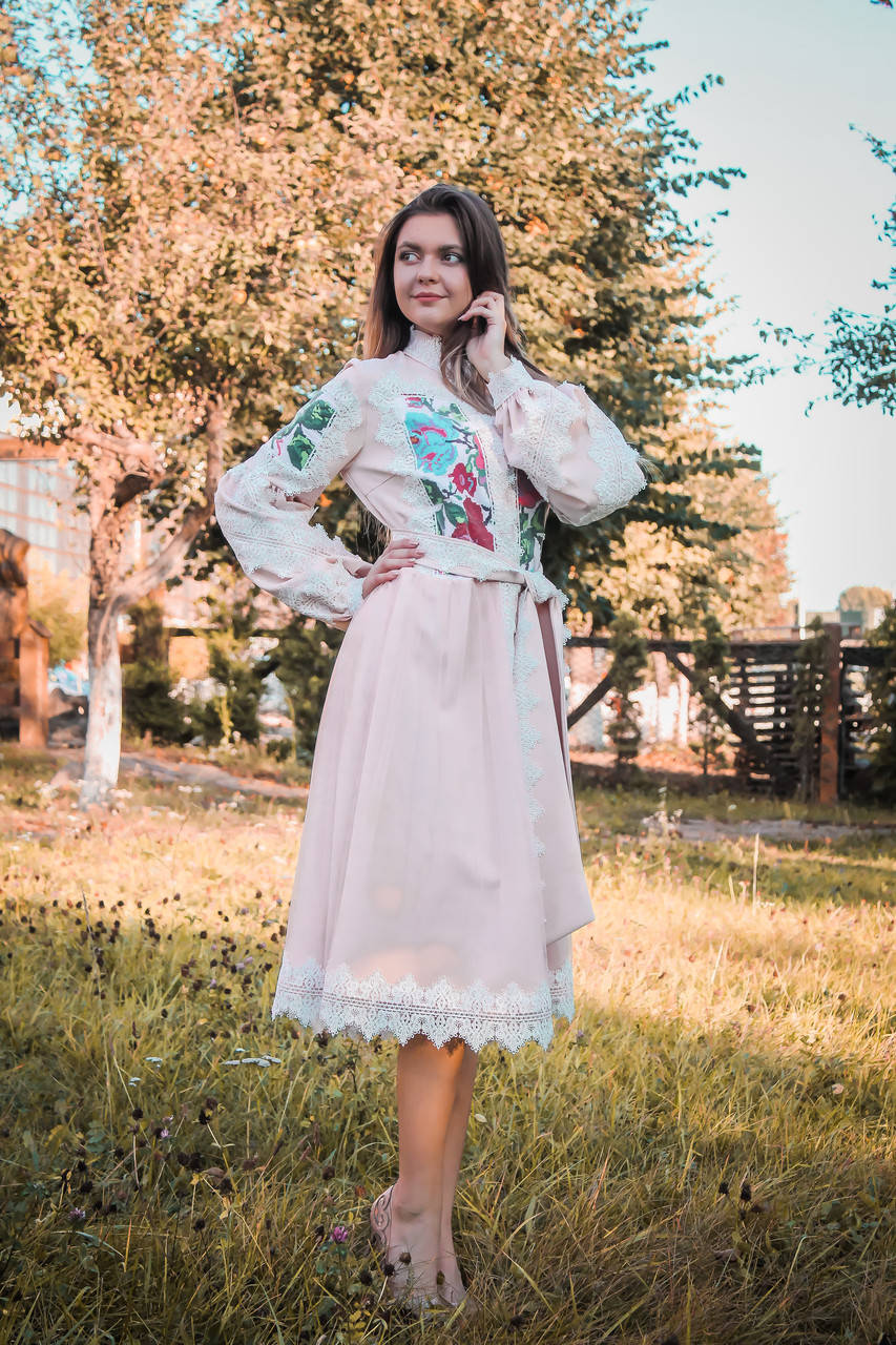 

Сучасна вишиванка бежеве, Бежевый