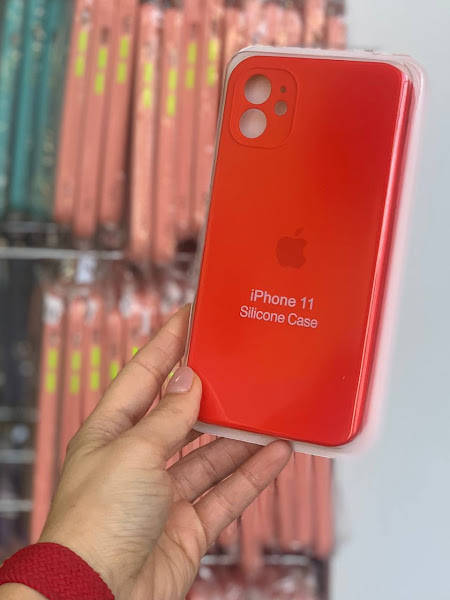 

Чехол с прямыми квадратными бортами Silicone Case Square для iPhone 11 Красный Red