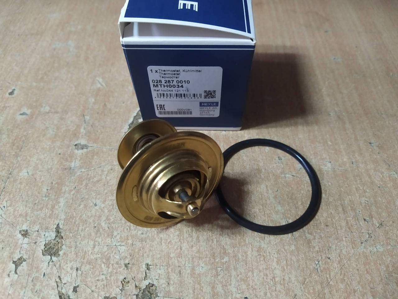 

Термостат на VW T4 1.9 TDI, VW Caddy II 1.7/1.9 TDI; Audi 100, A4 1.9 TDi; Skoda, "MEYLE" 028 287 0010