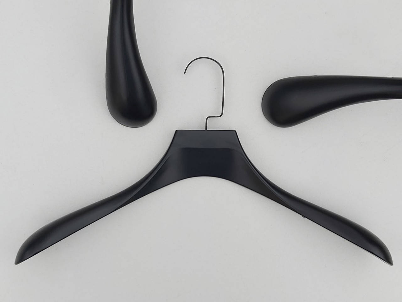 

Длина 44 см. Плечики Premium серии "Elegante" черного цвета, Mainetti Group Италия, Черный