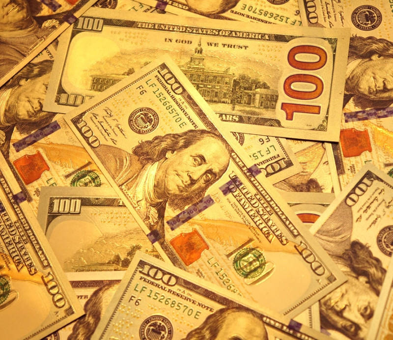 

Доллар золотой для привлечения денег в кошелек