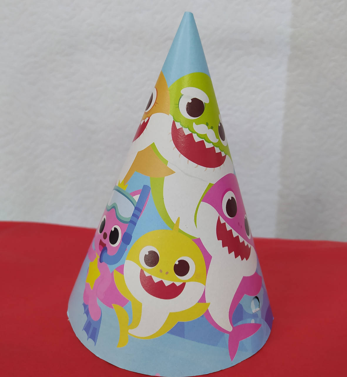 

Набор колпаков праздничных принт Акулы Baby Shark 15см