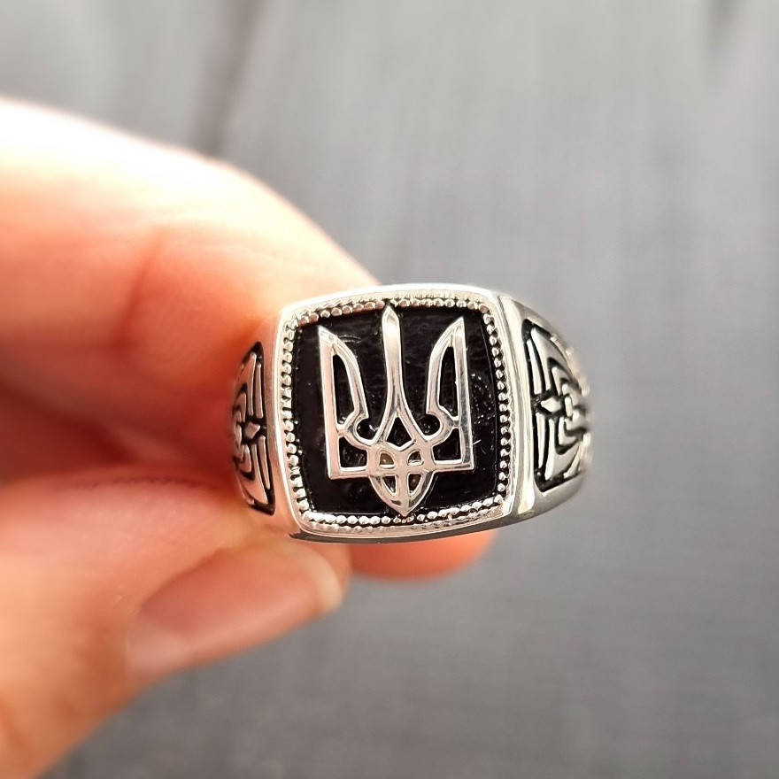 

Печатка серебряная Герб Украины - Тезубец с черной эмалью