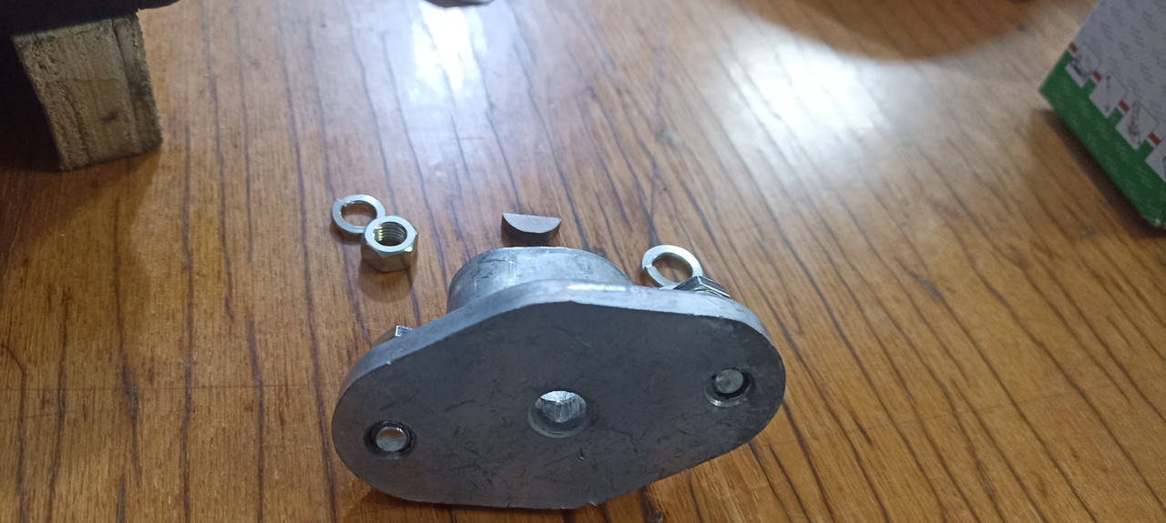 

Держатель ножа для газонокосилки МТД