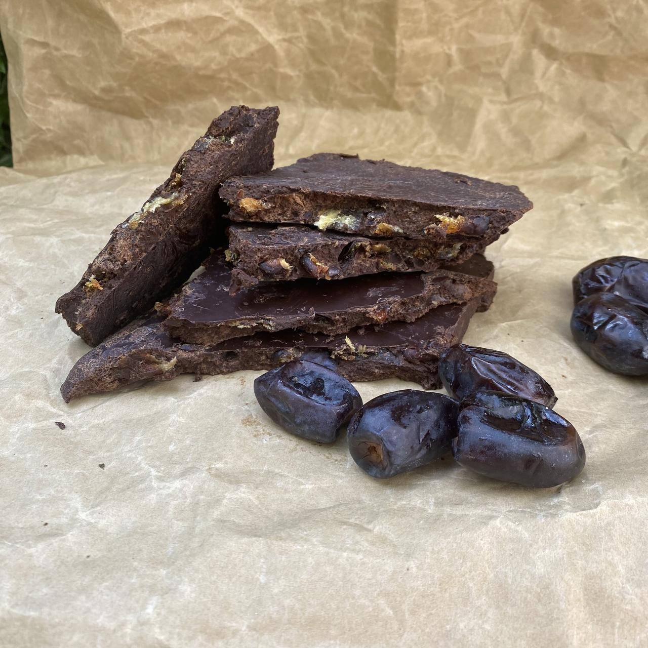 

Шоколад с финиками без сахара крафтовый черный, 500 г