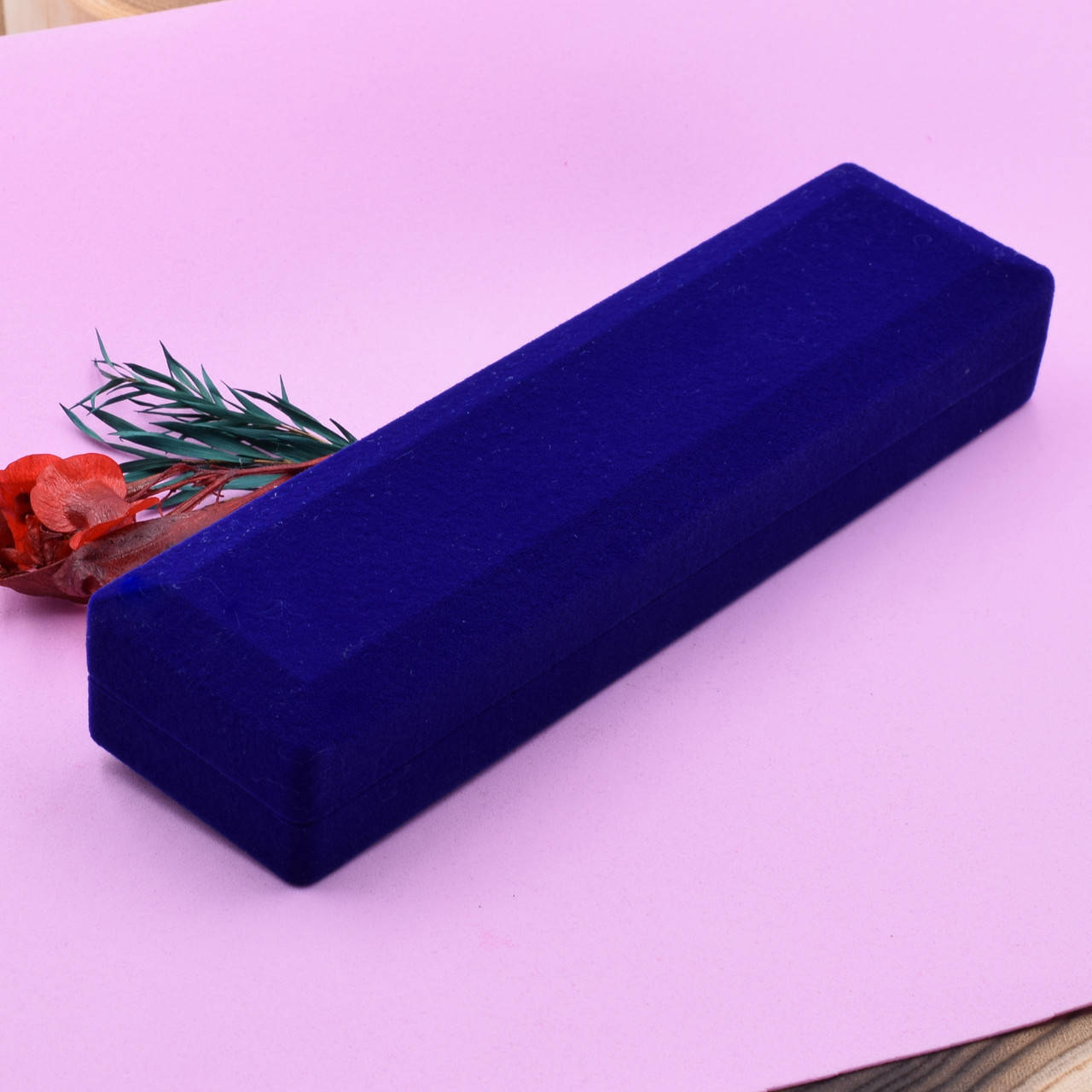 

Футляр для цепочек-браслетов синий бархат 741173 размер 16х4 см