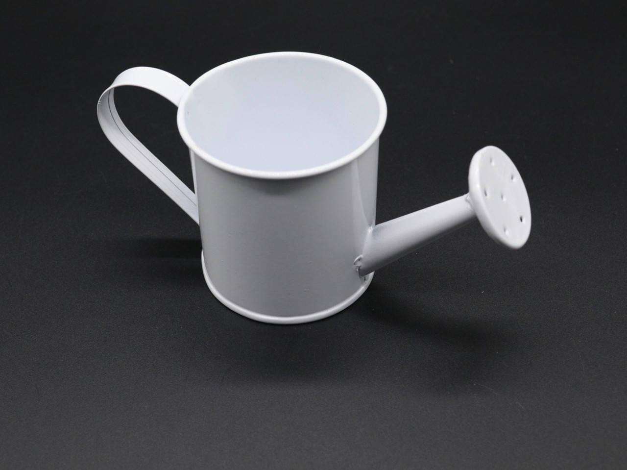 

Декоративная поливалка. Цвет белый. 6.5см, Черный