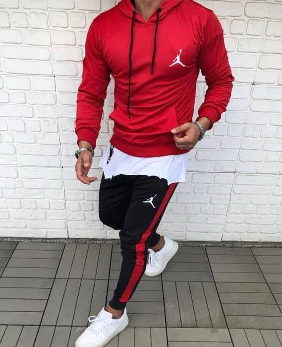 

Мужской спортивный костюм Nike Air Jordan красный