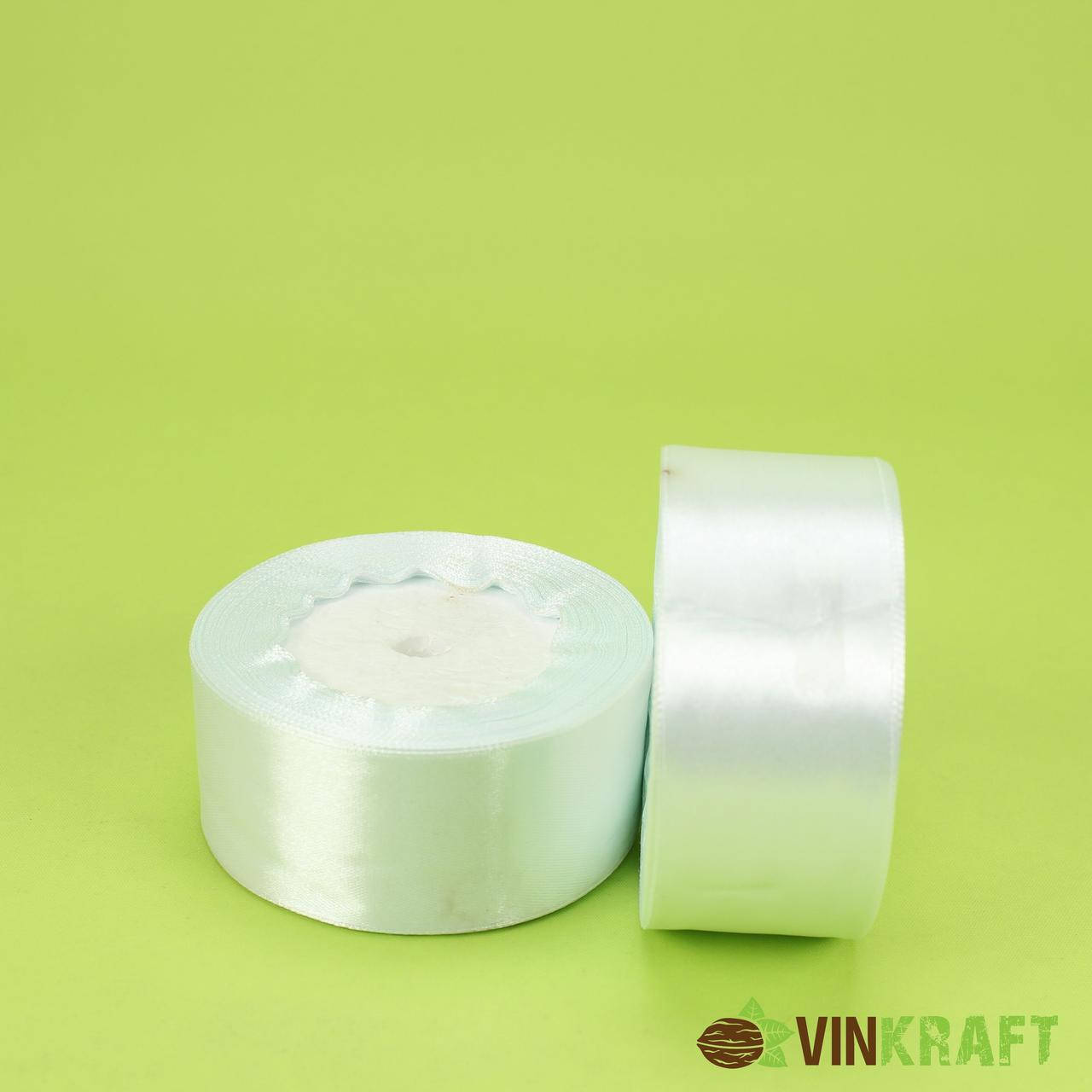 

Лента атласная 4 см (23 м) нежно-голубая, Кремовый