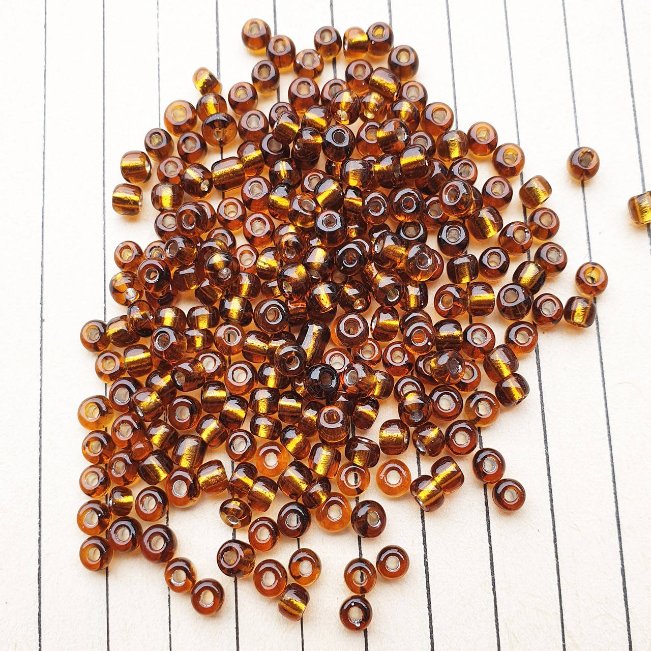 

Бісер Fancy, SILVER коричневый, великий 6/0, 45 г/упаковка