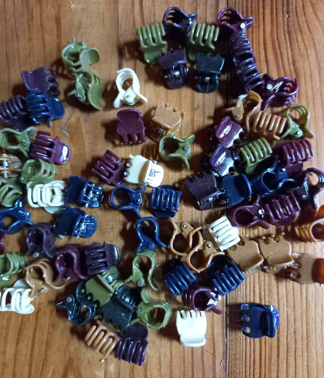 

Зажимы разноцветные для цветоносов орхидей и других цветов